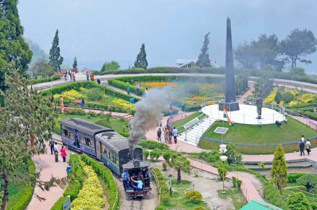 top 10 visiting places in Darjeeling